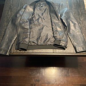 FOREVER 21 - FAUX LEATHER BOMBER JACKET